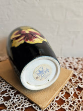 Load image into Gallery viewer, Clematis Floral Pattern Moorcroft Vase 42410