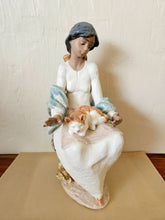 Load image into Gallery viewer, Lladro Daisa Women Girl with Resting Cat 1994