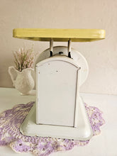 Load image into Gallery viewer, American Family Kitchen Scale Yellow 25 lbs Working Condition 42504