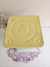 Load image into Gallery viewer, American Family Kitchen Scale Yellow 25 lbs Working Condition 42504