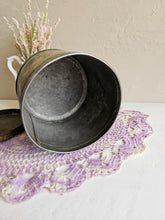 Load image into Gallery viewer, Tucketts Orinoco Tobacco Tin Round Cut Fine 42403