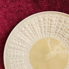 Load image into Gallery viewer, Irish Belleek Tridacna 6-inch Small Plate 42407