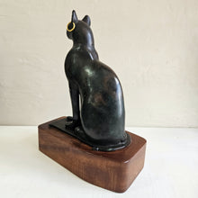 Load image into Gallery viewer, Sacred Cat Replica Figurine. 42505