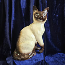 Load image into Gallery viewer, #1882 Large Beswick Siamese Cat Sitting Up 25 08