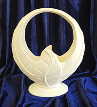 Load image into Gallery viewer, Beswick Ware Posey Flower Basket Planter #42507