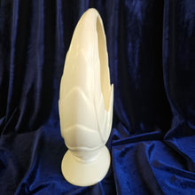 Load image into Gallery viewer, Beswick Ware Posey Flower Basket Planter #42507