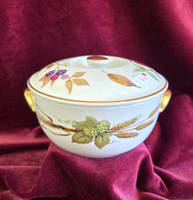 Load image into Gallery viewer, Royal Worcester Evesham Gold Round Casserole w/ Lid 42509