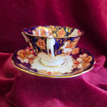 Load image into Gallery viewer, Royal Albert Heirloom Teacup and Saucer 031
