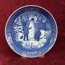 Load image into Gallery viewer, Bing & Grondahl Copenhagen Christmas Plates 42412