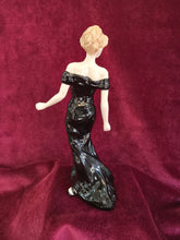 Load image into Gallery viewer, Royal Doulton Classics in Vogue Alana HN4499 43201