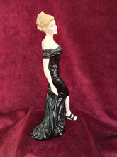 Load image into Gallery viewer, Royal Doulton Classics in Vogue Alana HN4499 43201