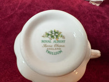 Load image into Gallery viewer, Royal Albert Trillium 20-piece Dinner Set. Made in England.