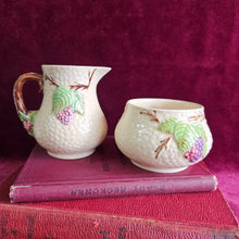 Load image into Gallery viewer, Wade Bramble Cream and Sugar Set Berries and Leaves 025
