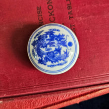 Load image into Gallery viewer, Calligraphy Ink Container (with red ink) 42501