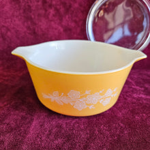 Load image into Gallery viewer, Pyrex Butterfly Gold Casserole Lidded Dish 1.5 L 42506