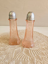 Load image into Gallery viewer, Pink Depression Glass Anchor Hocking Salt and Pepper Shaker Set 020