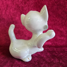 Load image into Gallery viewer, Figaro Porcelain Walt Disney Productions Figurine25 08