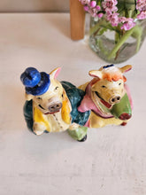 Load image into Gallery viewer, Pig Bobble Salt & Pepper Shakers 25 03