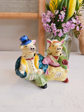 Load image into Gallery viewer, Pig Bobble Salt & Pepper Shakers 25 03