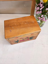 Load image into Gallery viewer, Vintage Wooden Rooster Recipe Box 24 48