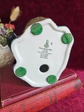 Load image into Gallery viewer, Royal Doulton Figurine - The Lobster Man 42406