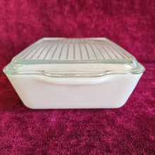 Load image into Gallery viewer, Pyrex Friendship Casserole Lidded Dish 1 ½ QT 42505