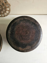 Load image into Gallery viewer, Cast Iron Smart’s No. 8 Dutch Oven 023