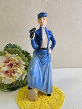 Load image into Gallery viewer, Gentle Breezes Goebel #1887 Figurine 42502
