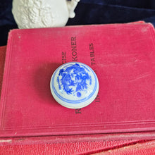 Load image into Gallery viewer, Calligraphy Ink Container (with red ink) 42501