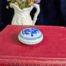 Load image into Gallery viewer, Calligraphy Ink Container (with red ink) 42501