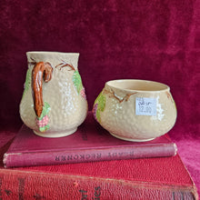 Load image into Gallery viewer, Wade Bramble Cream and Sugar Set Berries and Leaves 025