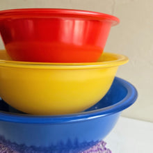 Load image into Gallery viewer, 1980’s Primary Colors Clear Bottom Mixing Bowl Set 42505