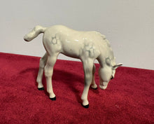 Load image into Gallery viewer, Beswick Dapple Grey Gloss Head Down Foal 947 42603
