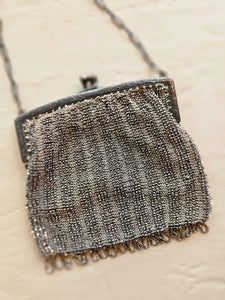 42401 Art Deco Silver Beaded Flapper Purse