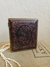 Load image into Gallery viewer, 42501 Large Leather Bound Photograph with Green Velvet
