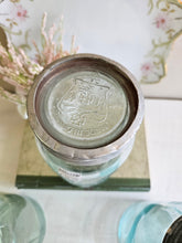 Load image into Gallery viewer, Vintage Blue Crown Mason Jars with Lids 42206
