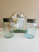 Load image into Gallery viewer, Vintage Blue Crown Mason Jars with Lids 42206
