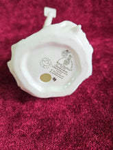 Load image into Gallery viewer, Royal Doulton &quot;Christmas Eve&quot; HN 4350 #2520
