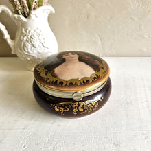 Load image into Gallery viewer, Vintage Vienna Style Pocelain Trinket Box (Round) 42505
