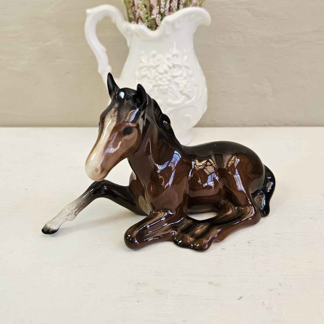 Beswick Horse Figurine – Lying Foal, Glossy Brown Bay Model #1813 023