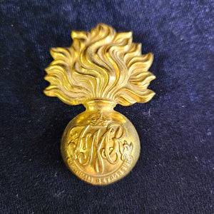 WWII Les Fusiliers Mont-Royal Canadian Reserves Cap Badge 42507