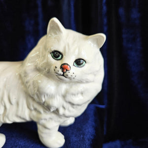 Beswick Persian White Cat Green Eyes Standing 25 08