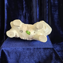 Load image into Gallery viewer, Beswick Persian White Cat Green Eyes Standing 25 08
