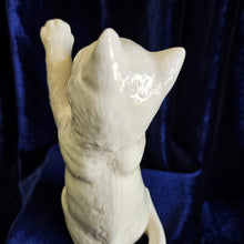 Load image into Gallery viewer, Beswick Persian White Cat Standing 25 08
