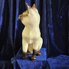 Load image into Gallery viewer, #1882 Large Beswick Siamese Cat Sitting Up 25 08
