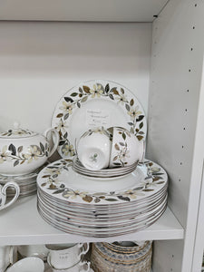 Wedgwood Beaconsfield 62-piece Dinner Ware Set. 42506