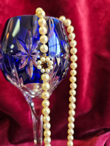 Cultured Pearl Necklace with 9kt Garnet & White Pearl Clasp –42507