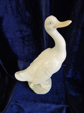 Load image into Gallery viewer, Nao Goose Figurine 42502
