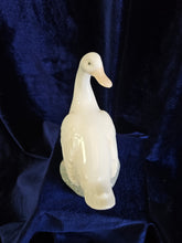 Load image into Gallery viewer, Nao Goose– Head Turned Back 42507
