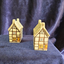 Load image into Gallery viewer, Wade England “Whimsey on Why” House  #42507
